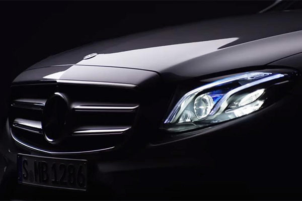 新一代奔驰E级将配多波束LED大灯，北美车展首发