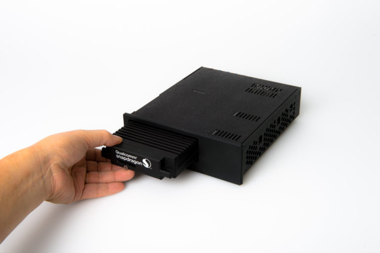 以高通骁龙620A和602A高性能处理器为核心的汽车计算平台