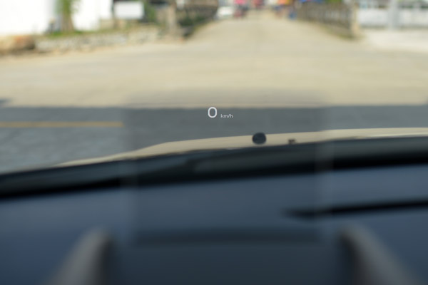 东风标致3008车型上的HUD