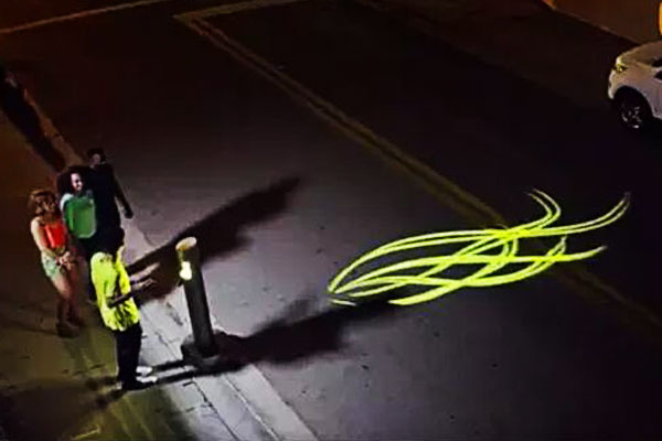 美国这家二手车交易网站的广告绝了!