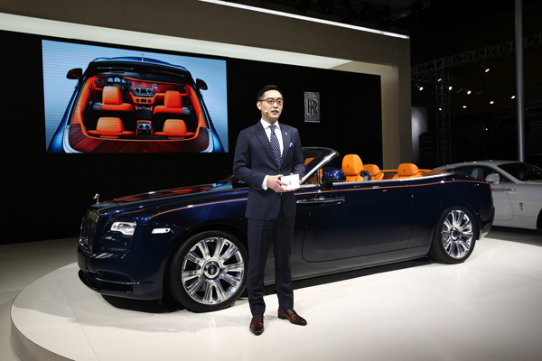 劳斯莱斯曜影——开启超豪华敞篷汽车新时代